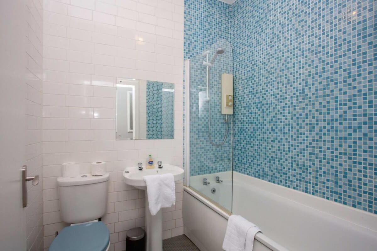 Modern And Refurbished Flat In Merchant City Глазгоу Екстериор снимка